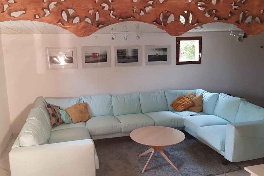 Apartment De 50m2, Climatise Avec Terrasse Et Parking *